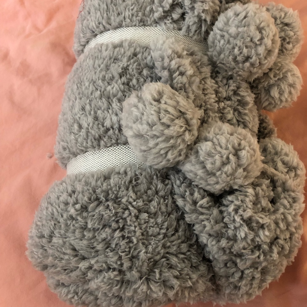 Luxury Pom Throw Wayland Square Soft Grey Blanket with Pompoms NWT - Picture 4 of 5
